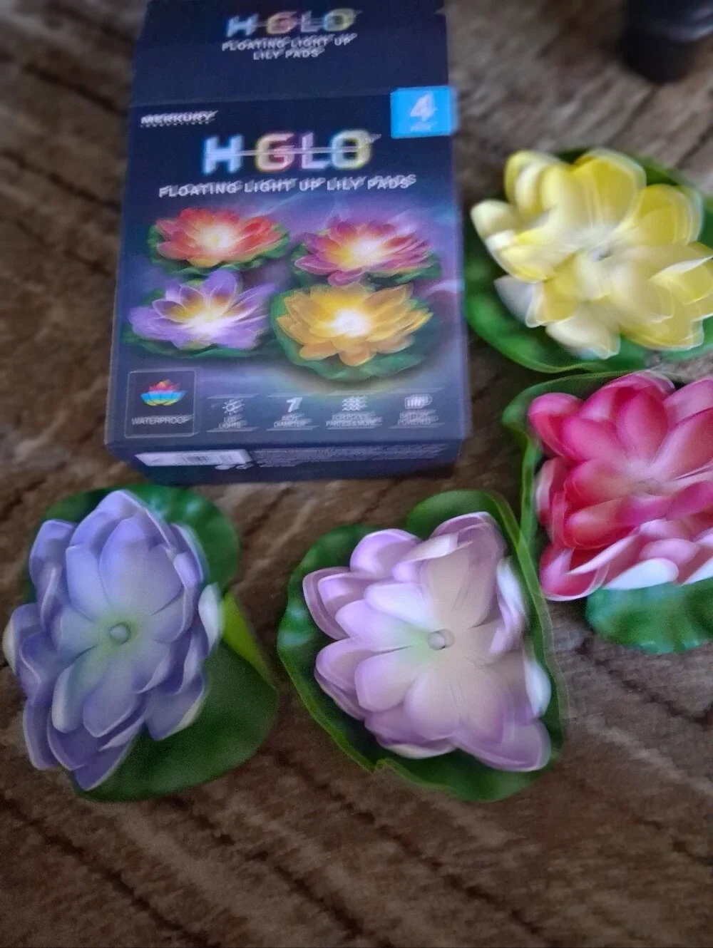 HGLO Floating Light-Up Lily Pads - Multicolor (4 Pack)